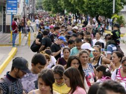 Casi el 92 por ciento de los venezolanos que ingresan al territorio colombiano compran alimento, medicina y productos de aseo. EFE / ARCHIVO