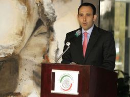 'Lo que provoca que una persona adicta vaya de una droga a otra es la interacción con el mercado negro', asegura Gil Zuarth. SUN / ARCHIVO