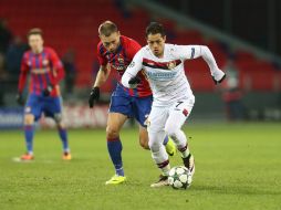 El mexicano Javier Chicharito Hernández juega 81 minutos y alcanza nueve partidos sin anotar gol. TWITTER / @bayer04_en