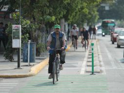 Un promedio de cinco ciclistas utilizó la vía en un lapso de 10 minutos. EL INFORMADOR / F. Atilano