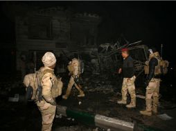 Un camión cargado con explosivos fue activado por un terrorista cuando los peregrinos se detuvieron en una gasolinera. AFP / H. Hamdani