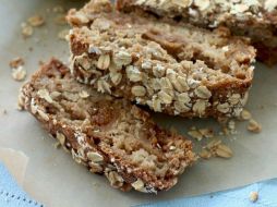 Gracias a los carbohidratos complejos de la avena, podrás mantener o perder peso si la incluyes en tu dieta. AP / ARCHIVO