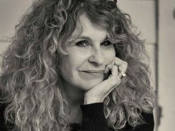 Ante el fallecimiento de Castro, la escritora se cuestiona sobre los 'tiempos que inauguran su muerte'. FACEBOOK / Gioconda Belli