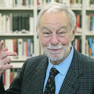 Colegas en la FIL celebran a Eduardo Mendoza