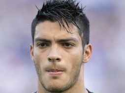 ''Saldrá cuando se presente la oportunidad, pero por el momento Raúl no piensa en dejar el Benfica'', dicen. MEXSPORT / ARCHIVO