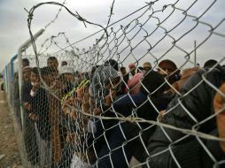 Planifican áreas de emergencia para proporcionar seguridad y calefacción durante el invierno para más de 150 mil afectados. AFP / D. Souleiman