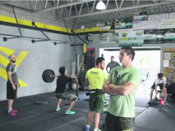 Coach. Mario Ugalde señala que el Crossfitness puede ser inclusive para rehabilitación física. EL INFORMADOR / P. Franco