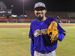 Sergio Romo controló a los Águilas con casa llena sin outs en la octava. FACEBOOK / CharrosBeisbolOficial