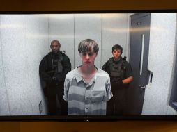 Roof, que enfrenta 33 cargos y puede ser condenado a la pena capital, se ocupará personalmente de su propia defensa. AP / ARCHIVO