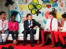 Santos contestó a preguntas enviadas por infantes de toda Noruega. AFP / J. Nesvold