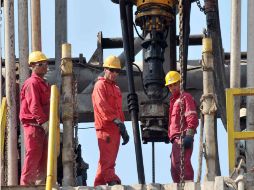 La medida se anunció luego que los países de la OPEP acordaron un recorte de 1.2 millones de barriles por día. NTX / ARCHIVO