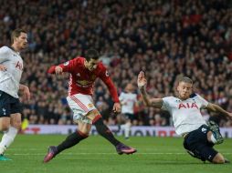 La escuadra del Manchester United se mantiene en la quinta plaza en la clasificación, con 30 puntos. EFE / P. Powell