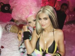 Jenner publicó un video donde se ve darle un beso en la boca a Christina Aguilera. INSTAGRAM / kyliejenner