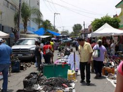 Son alrededor de 350 puestos los que conforman el tianguis en San Joaquín. EL INFORMADOR / ARCHIVO