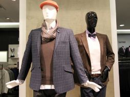 La tendencia propone usar abrigos más largos y con capucha o chamarras de corte juvenil. EL INFORMADOR / ARCHIVO