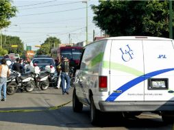 Paramédicos de la Cruz Verde acudieron al sitio pero no pudieron ayudar a la joven, que sufrió una fuerte lesión en la cabeza. EL INFORMADOR / ARCHIVO