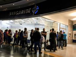 Los venezolanos se quedaron esperando la aparición del papel moneda más ajustado al horizonte inflacionario del país. EFE / M. Gutierrez