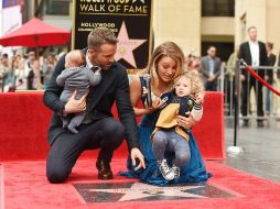 Las hijas de Reynolds y Lively impresionaron a los asistentes. AFP / M. Winkelmeyer