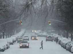 Las autoridades instan a los conductores a mantenerse fuera de las carreteras este sábado. AFP / S. Platt