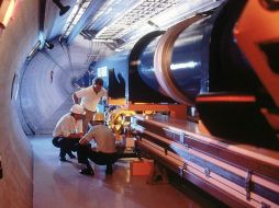 Un paso que el experimento ALPHA ha conseguido dar es entender los desequilibrios entre materia y antimateria en el Universo. AFP / ARCHIVO