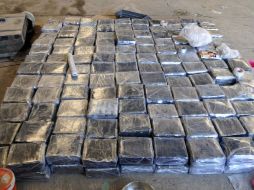 El Órgano Interno de control de la PGR y peritos especializados dieron fe del peso y cantidad de las sustancias químicas. EL INFORMADOR / ARCHIVO