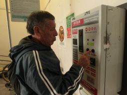 De los 480 mil usuarios diarios que tienen las Líneas 1 y 2 y el Macrobús, 52 por ciento utilizan pago con tarjeta. EL INFORMADOR / ARCHIVO