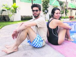 Alberca. Los actores Benoit Nordín y Denisse Corona trabajaron bajo la dirección de la realizadora Paola Villa. EL INFORMADOR / P. Franco