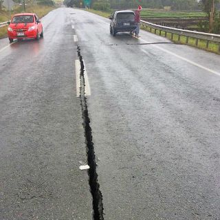 Redes sociales reportan daños viales tras terremoto en Chile