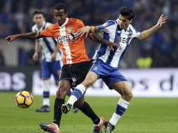 El equipo del Porto, que tiene entre sus filas a los mexicanos Miguel Layún, Héctor Herrera y Jesús Manuel Corona, continuó sin ganar. EFE / J. Coelho