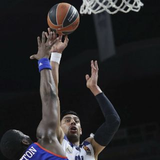 Gustavo Ayón da triunfo al Real Madrid