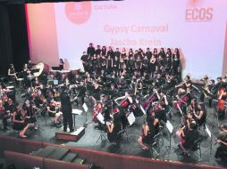 Talento.  La orquesta juvenil durante una presentación en el Teatro Degollado. EL INFORMADOR / P. Franco