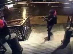 La imagen del atacante quedó grabada en un video que ya es analizado por las autoridades. EFE / DHA