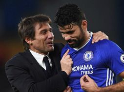Costa dice estar ''muy contento'' jugando a las órdenes del italiano Antonio Conte, quien ha guiado a Los Blues al liderato. ESPECIAL / chelseafc.com