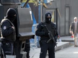 Las fuerzas de seguridad creen que el atacante es un hombre de unos 25 años oriundo del noroeste de China. EFE / D. Toprak