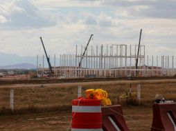 En la imagen se muestra el avance que llevaba la construcción de la planta en San Luis Potosí, que ayer fue cancelada. EFE / R. Solache