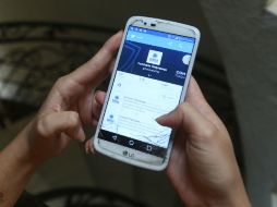 Quien padece este mal se le dificultan los movimientos como tomar una taza o escribir con el celular, entre otros. EL INFORMADOR / ARCHIVO