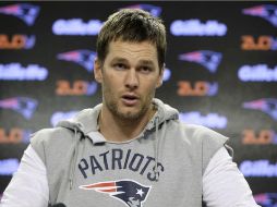 El mariscal de campo de Patriotas de Nueva Inglaterra, Tom Brady, estableció récord en una temporada de la Liga Nacional de Futbol. AP / S. Senne