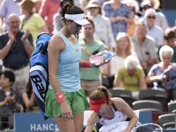 Debido a una lesión, Garbiñe Muguruza sale pronto del partido y por tanto, Cornet obtiene el pase automático. EFE / D. Hunt