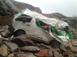 Según la Policía, el conductor no se habría percatado de la cantidad de nieve en la carretera y el vehículo cayó a un abismo. TWITTER / @ancash_noticias