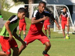La práctica en La Madriguera arrancó en punto de las 10:00 horas con un breve calentamiento. TWITTER / @atlasfc