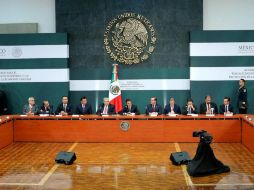 Peña Nieto se hizo acompañar de parte de su Gabinete y representantes empresariales, entre otros. EFE / J. Méndez
