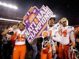 Jugadores de Clemson celebran tras su victoria. AFP / J. Squire