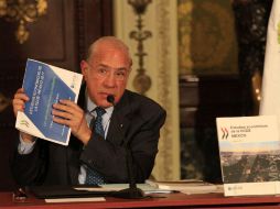 El secretario general, José Ángel Gurría, durante la presentación del informe bianual de la OCDE. NTX / J. Lira