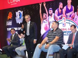 Miguel Ángel Mancera no descartó que en un futuro la capital pueda albergar una franquicia de la NBA. TWITTER / @ManceraMiguelMX