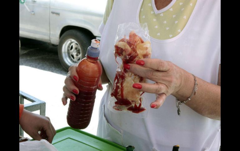 Uno de los principales motivos de la gastritis es el exceso de comida chatarra y con demasiado picante. EL INFORMADOR / ARCHIVO