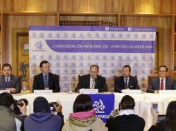 Promueven una partida presupuestal específica para crear refinación doméstica y ductos que reduzcan el costo de gasolinas. TWITTER / @Coparmex