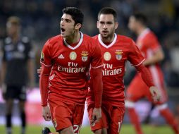 Guedes anotó para el Benfica a los minutos 34 y 40. EFE / H. Delgado
