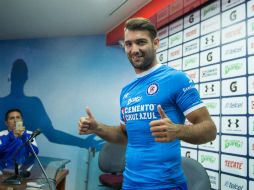El uruguayo se dijo contento de llegar a tierras cementeras y prometió esfuerzo y entrega, aunque no cantidad de goles. MEXSPORT / J. Ramírez