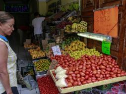 Señala que se han visto rebajas en productos como el aguacate y jitomate. EL INFORMADOR / ARCHIVO