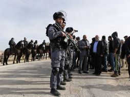 Fuerzas de seguridad abrieron fuego contra el responsable, quien falleció poco después. AFP / A. Gharabli